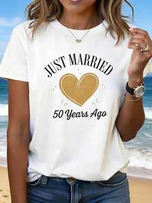 Plus-Size Women's T-Shirt For Spring/Summer With A "JUST MARRIED 50 YEARS AGO" Print For Wedding Anniversaries. Suitable For Golden Wedding Anniversary Celebrations, Family Gatherings, And As An Outfit For Senior Citizens. Short-Sleeved, It Can Be Worn For Everyday Wear. - 白色 - 查看 7