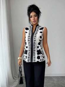 Blusa con cuello en V, estampada y sin mangas con cierre a media altura - Multicolor 5 - Ver 5