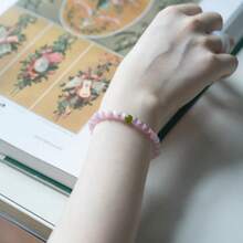 1 pieza Pulsera con piedra de ojo de gato rosa pastel y cuentas verdes, pulsera delicada de primavera con piedra de ojo de gato rosa, pulsera elástica de cuentas para salir y apilar diariamente - Piedra rosa ojo de gato con pequeñas cuentas verdes - Ver 5