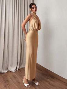 Vestido elegante y digno de invitada de boda con elástico, vestido largo fruncido de cuello halter con tela brillante - Champán - Ver 9