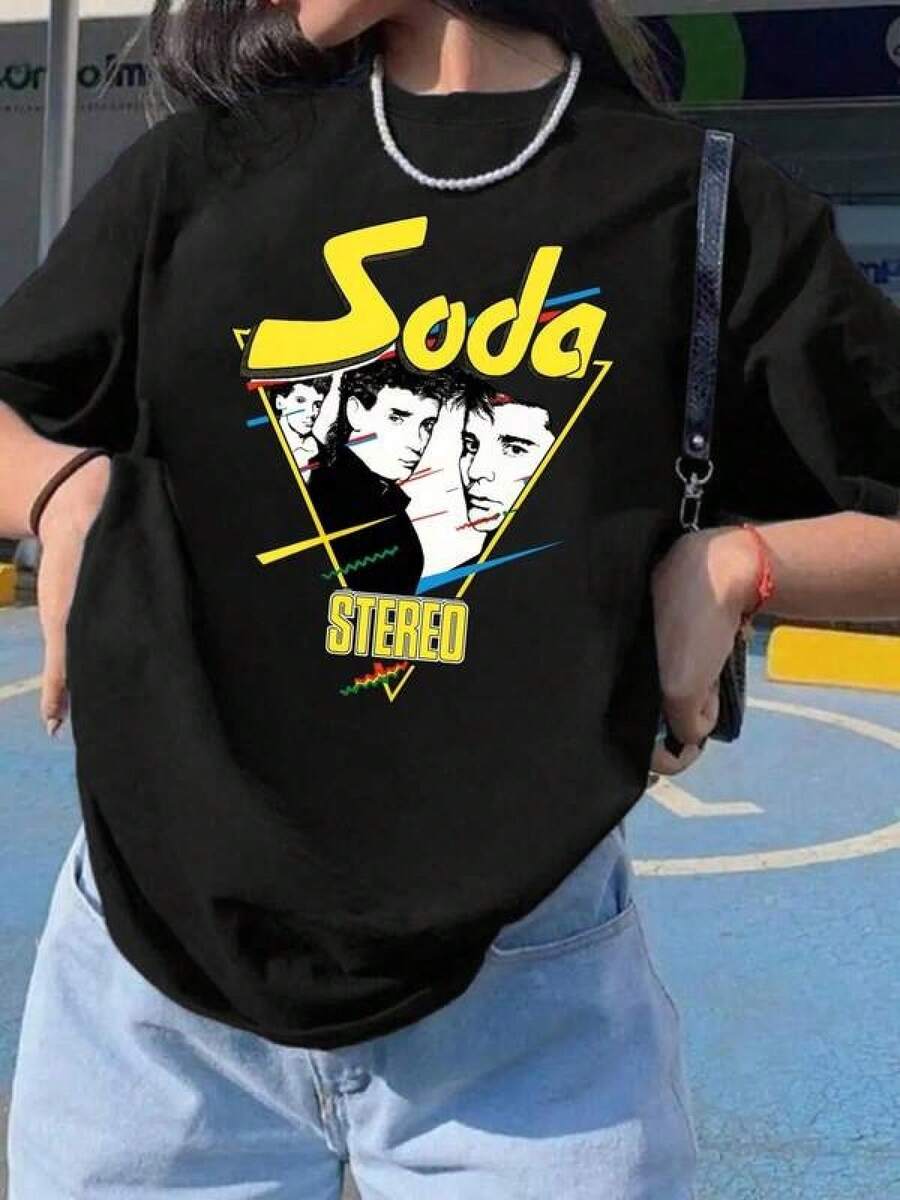 1 Pieza Camiseta Unisex Holgada 180g 100% Algodón Puro, T-shirt única con diseño retro y vibrante de Soda Stereo perfecta para los amantes de la música y la moda y2k ideal para destacar en cualquier ocasión confort y estilo aseguran que seas el centro de atención combina con tus jeans favoritos y expresa tu personalidad única ideal para uso diario, festivales, conciertos y todas las estaciones - Negro - Ver 1