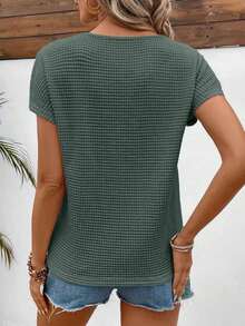 Camiseta de manga corta con hombros caídos de tela de gofre con textura de encaje para mujeres con mangas de murciélago - Verde - Ver 2