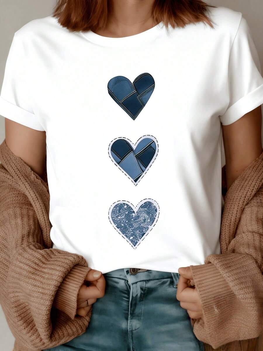 Three Blue Hearts Symbolize Different Stages Of Love And Inner Strength, Conveying Serenity, Hope, And Unity. A Modern And Comfortable Casual Women's T-Shirt For Everyday Wear. - 白色 - 查看 1