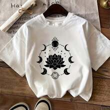 Camiseta de Verano Premium para Mujer con Estampado de Estrellas y Cielo Estrellado - Corte Holgado, Manga Corta, Cuello Redondo, Estampado de Luna y Sol, Tela Transpirable y Lavable a Máquina, Adecuada para Uso Casual en Primavera y Verano, Diseño Blanco con Patrón Negro. - Blanco - Ver 7