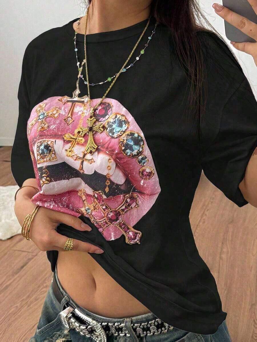 Women's Casual Loose Fit T-Shirt With "Fearless Lips" Print, Breathable And Comfortable, Short Sleeve, Round Neck, Bold Red Lips Design With Jewels, Soft Cotton, Perfect For Everyday Wear And Urban Style - 黑色 2 - 查看 1