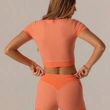 Leisurewear Activewear Set With Contrast Colours Cute Summer Top And Bike Shorts Combo Perfect For Summer Vacation Outfits Or Airport Outfit For Women - Rojo anaranjado - Ver 3