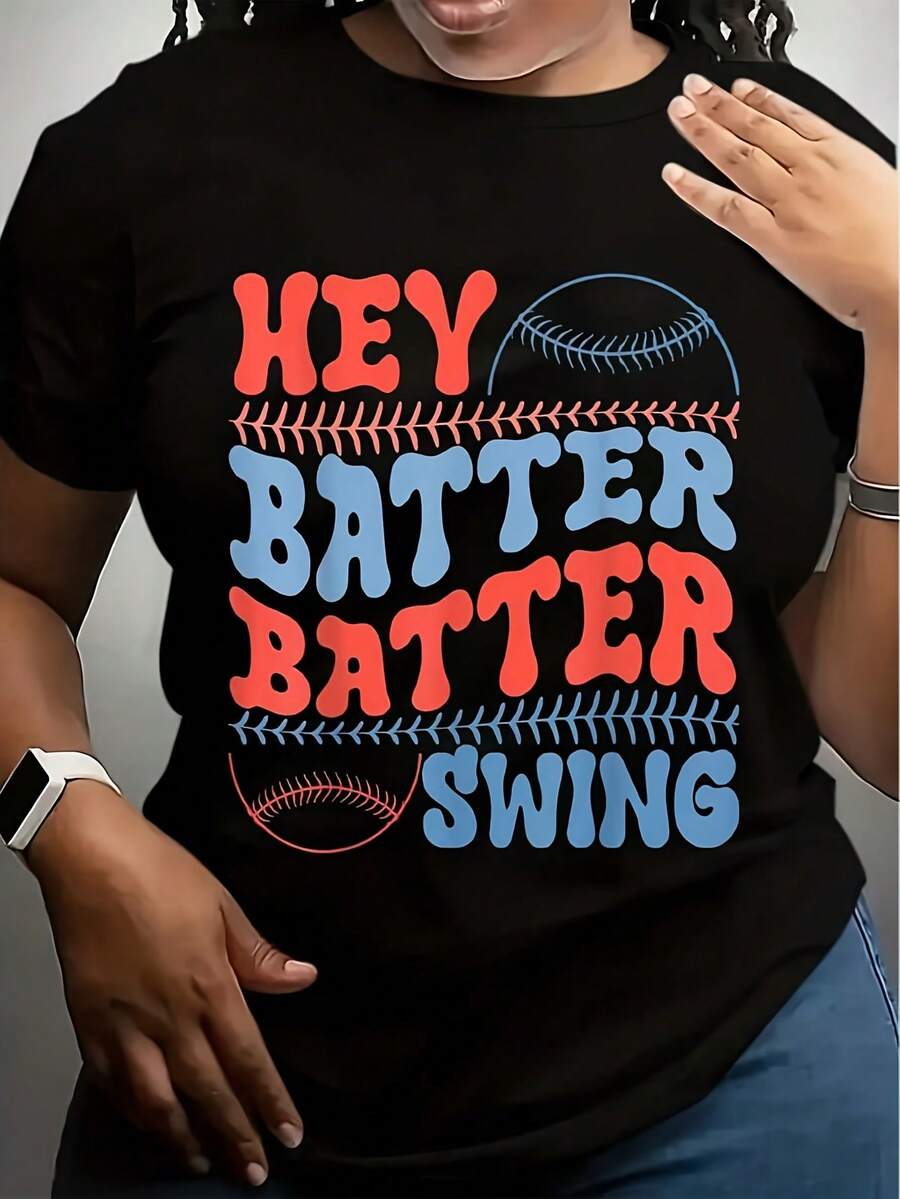 Hey, Player! Fun Women's Baseball Tee – Red And Blue Color Combination, Perfect For Game Days, Team Spirit, And Everyday Wear. This Stylish Women's Crew Neck T-Shirt Features Letter And Anime Prints, With A Simple, Comfortable, And Breathable Design. It's Perfect For Casual Everyday Wear, Showcasing A Natural And Stylish Look, And Is A Must-Have Item For Summer Parties. - 黑色 - 查看 1