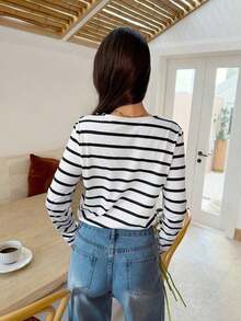 Frenchy Camiseta De Manga Larga A Rayas Para Mujer Con Bordado De Corazón - Blanco y Negro 2 - Ver 2