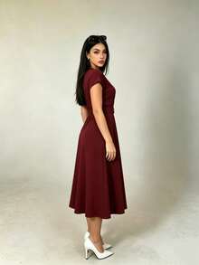 Vestido casual de mujer de cuello redondo y manga corta, vestido para mujer, vestido liso, vestido casual para el día a día, suave y cómodo. - Burdeos - Ver 4