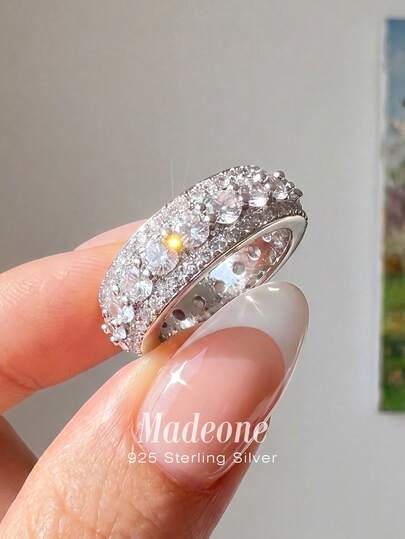 MADEONE 1 chiếc nhẫn bạc 925 cao cấp, đính đá Zirconia sáng bóng, phù hợp cho cả nam và nữ, có thể phối cùng trang phục hàng ngày hoặc dùng làm phụ kiện dự tiệc. Nhẫn chất lượng cao, trang sức tinh tế, món quà lý tưởng.