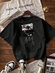 T-Shirt With "YOUNG MONEY" Text And Urban Figures,  Short-Sleeved T-Shirt For Spring And Summer 2026, Made In Mexico, 180 Grams. Cartoon Print, Couple Design, Suitable For Indoor Or Outdoor Wear. Crew Neck, Unisex, Ideal For Office And Leisure. One-Pack. - BK-P631577SLNDXZGY596 - 查看 4