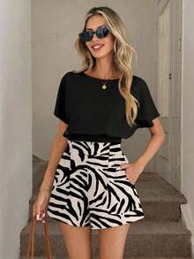 Conjunto de 2 piezas casual y elegante para primavera/verano con blusa de cuello redondo con estampado floral vintage y dobladillo recogido, y shorts con bolsillo con volante en la cintura - Multicolor - Ver 5