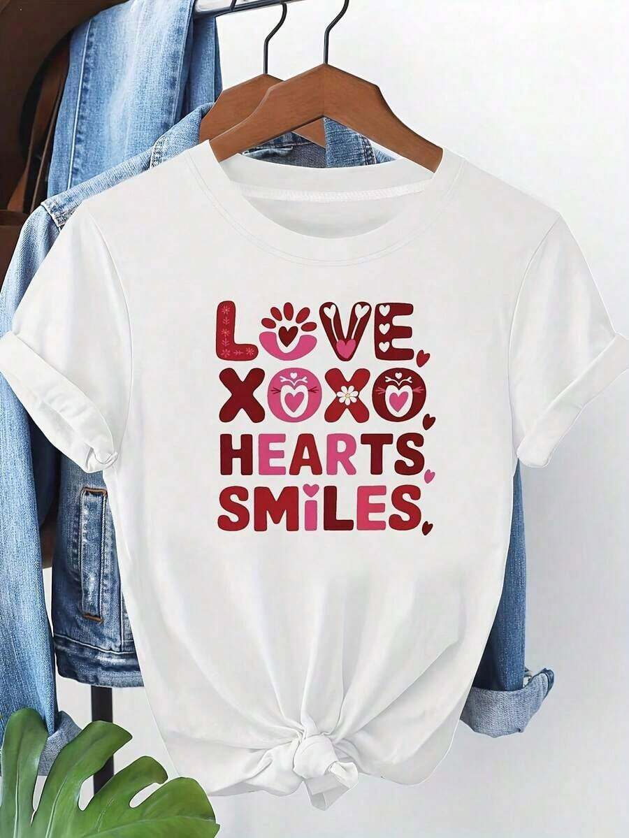 Conjuntos de Verano para Mujer: Camiseta de Mujer con Temática de San Valentín con las Palabras LOVE, XO, XO, HEARTS, SMILES, Diseñada con un Estampado de Letras Románticas. Esta elegante camiseta blanca de cuello redondo y manga corta es perfecta para conjuntos de primavera, verano y otoño para mujeres, tops de verano. Adecuado como regalo.playera de mujer.blusas>elegante.boho chic,Top de mujer suave, transpirable y cómodo, ideal para primavera, verano y otoño, perfecto para vacaciones, viajes y uso diario. - Blanco - Ver 1