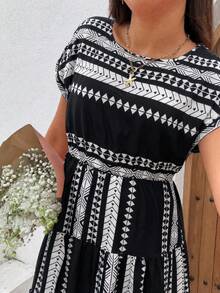 Robe mi-longue pour femmes grandes tailles à motif géométrique losange tissé, convient pour les vacances, la maison, les sorties et les voyages en été. Élégante en noir. - Noir - Voir 5