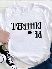 Camiseta estampada para mujer "Unlike the Rest" - Camiseta roja de corte casual, manga corta y cuello redondo, con un llamativo estampado de letras blancas, tela transpirable, lavable a máquina, adecuada para primavera, verano y otoño, camiseta para mujer, ropa de fin de semana, estilo casual, camiseta para mujer. Top cómodo y versátil de manga corta. - Blanco - Ver 12