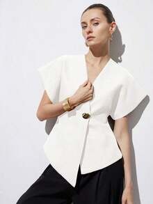 Chaqueta de mujer con cuello en V elegante, hombros anchos, bajo asimétrico, botones decorativos y mangas cortas, diseño minimalista y versátil para el uso diario - Blanco - Ver 5