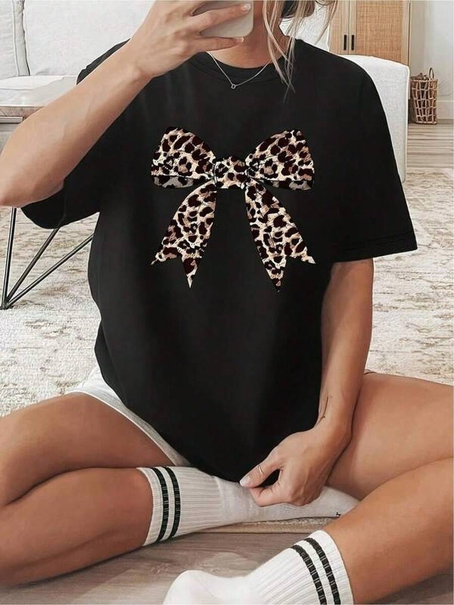 1 Piece Unisex Loose Fit T-Shirt 180g 100% Pure Cotton, Unique And Modern T-Shirt With A Leopard Print Bow Design In A Y2K Style, Perfect For Enhancing Your Casual And Look. Ideal For Any Occasion And Will Make You Stand Out In Your Everyday Outfit. Don't Miss Out! Perfect For Daily Wear, Festivals, Concerts, And All Seasons - 黑色 - 查看 1