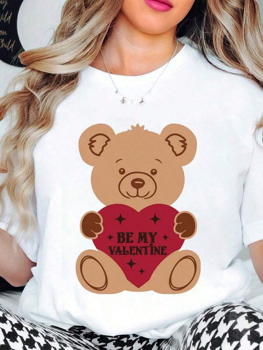 Plus Size T-Shirt With A Teddy Bear Holding A Heart And The Phrase "Be My Valentine" For Valentine's Day, Urban Vintage Style, Unisex, Cotton, Short Sleeve, Round Neck, Blouses For Women. Casual Blouses For Ladies.  Print. Printed T-Shirt.  Print. - 白色 - 查看 1
