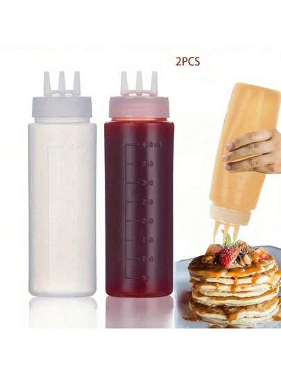 1pc Multi-Function Kitchen Squeeze Bottle, 3-Hole Gradient Design, Made Of PE Material, Suitable For Condiments, Seasonings And Baking, Comes With White, Red And Amber Nozzles, Condiment Dispenser, Modern Kitchen Accessory, Transparent Material, Soy Sauce Squeeze Bottle
