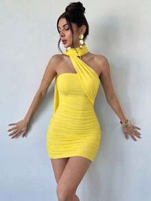 Nuevo vestido mini elegante, sexy y seductor de malla negra y roja con pliegues en la cintura, escote sin tirantes y dobladillo con lazo, ideal para la temporada de bodas, festivales de música, vuelta al colegio, vacaciones y eventos de fiesta y cóctel - Amarillo - Ver 5