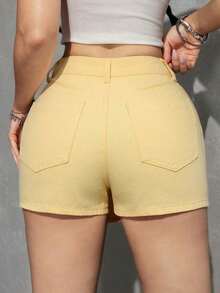 PETITE Short vaquero sexy con bolsillo frontal, cruce de cintura y abotonado para mujer - Amarillo - Ver 2