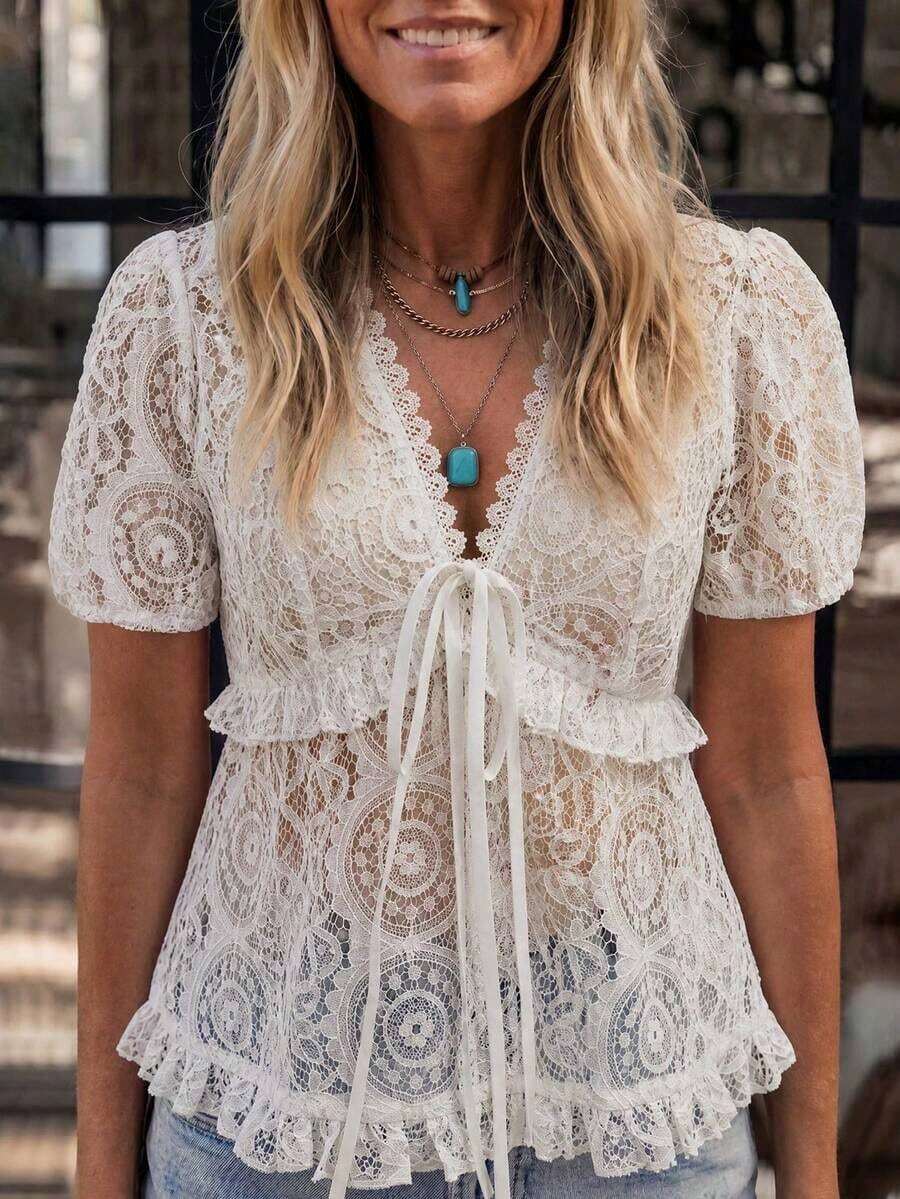 Blusa blanca de mujer con escote en V de encaje transparente, mangas abullonadas y decoración de volantes en el bajo, top casual de verano - Blanco - Ver 1