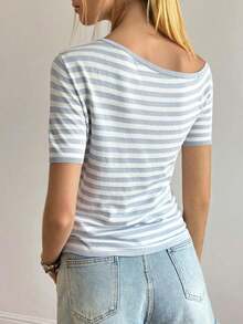 Camiseta elegante de manga corta con hombros descubiertos y rayas, top ajustado y elegante para mujer, nueva llegada de verano - Gris - Ver 2