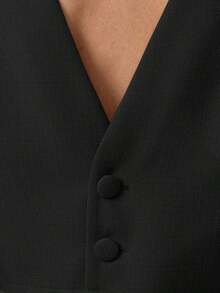 Nueva chaqueta elegante y sofisticada de tela texturizada con cuello de solapa, diseño de espalda cruzada, cintura corta y mangas cortas para estilizar la figura de la mujer - Negro - Ver 8