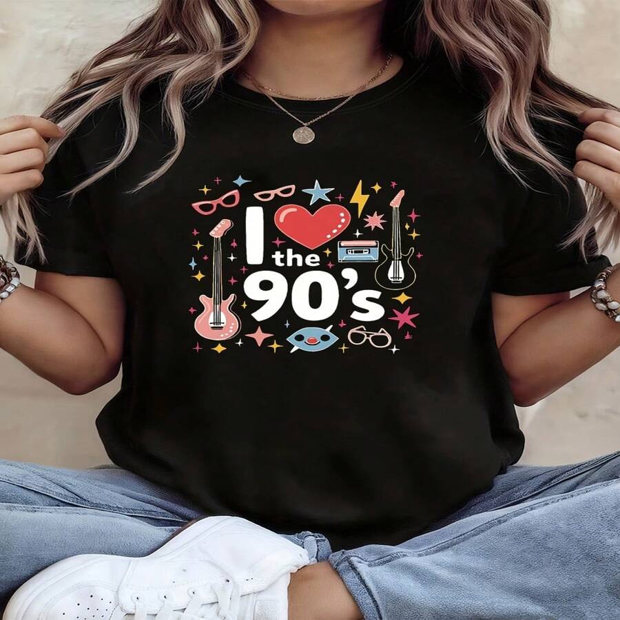 Cute And Casual Black Cotton T-Shirt For Women With "I Love The 90's" Graphic Print, Short Sleeves, Round Neck, Regular Fit, Ideal For Everyday Wear. - 黑色 - 查看 1