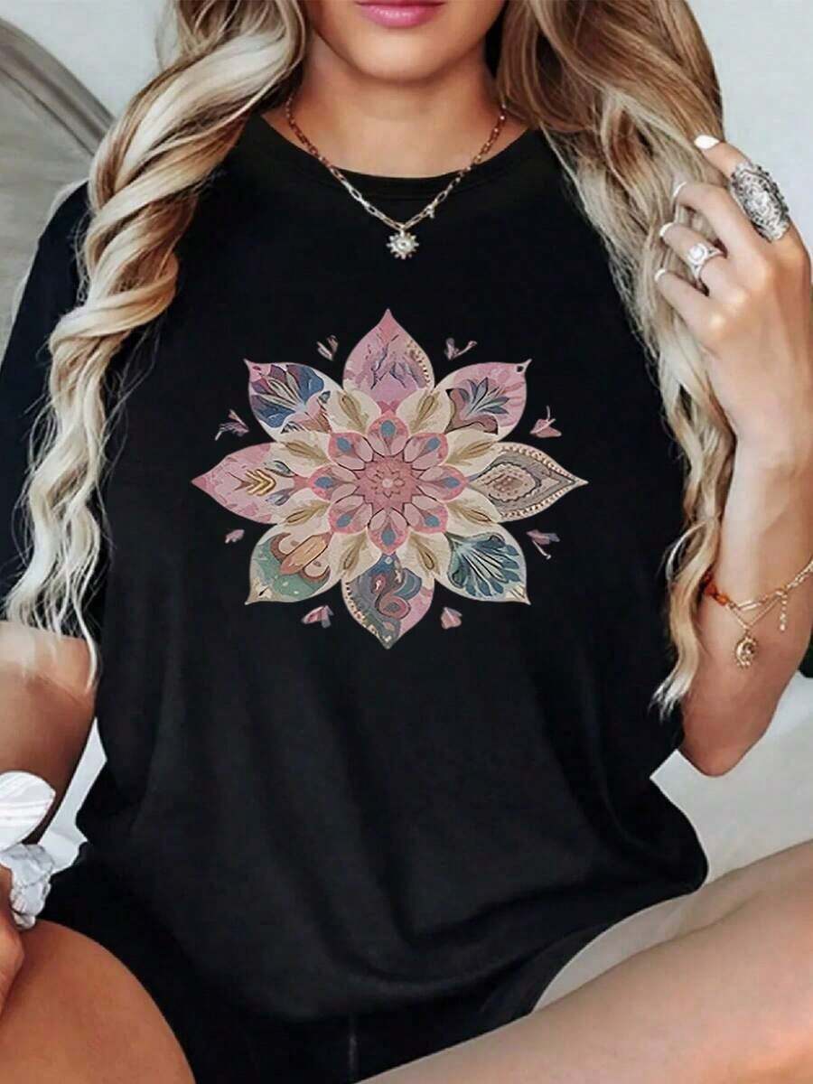 100% Cotton. Floral Mandala With Petals Symbolizing Inner Balance, Spiritual Peace, And Connection With Nature In Soft Tones. Women's 100% Cotton T-Shirt, Comfortable And Elegant For Everyday Wear. Women's Simple Solid Color T-Shirt, Loose And Slim Fit Casual Short Sleeve - 黑色 - 查看 1