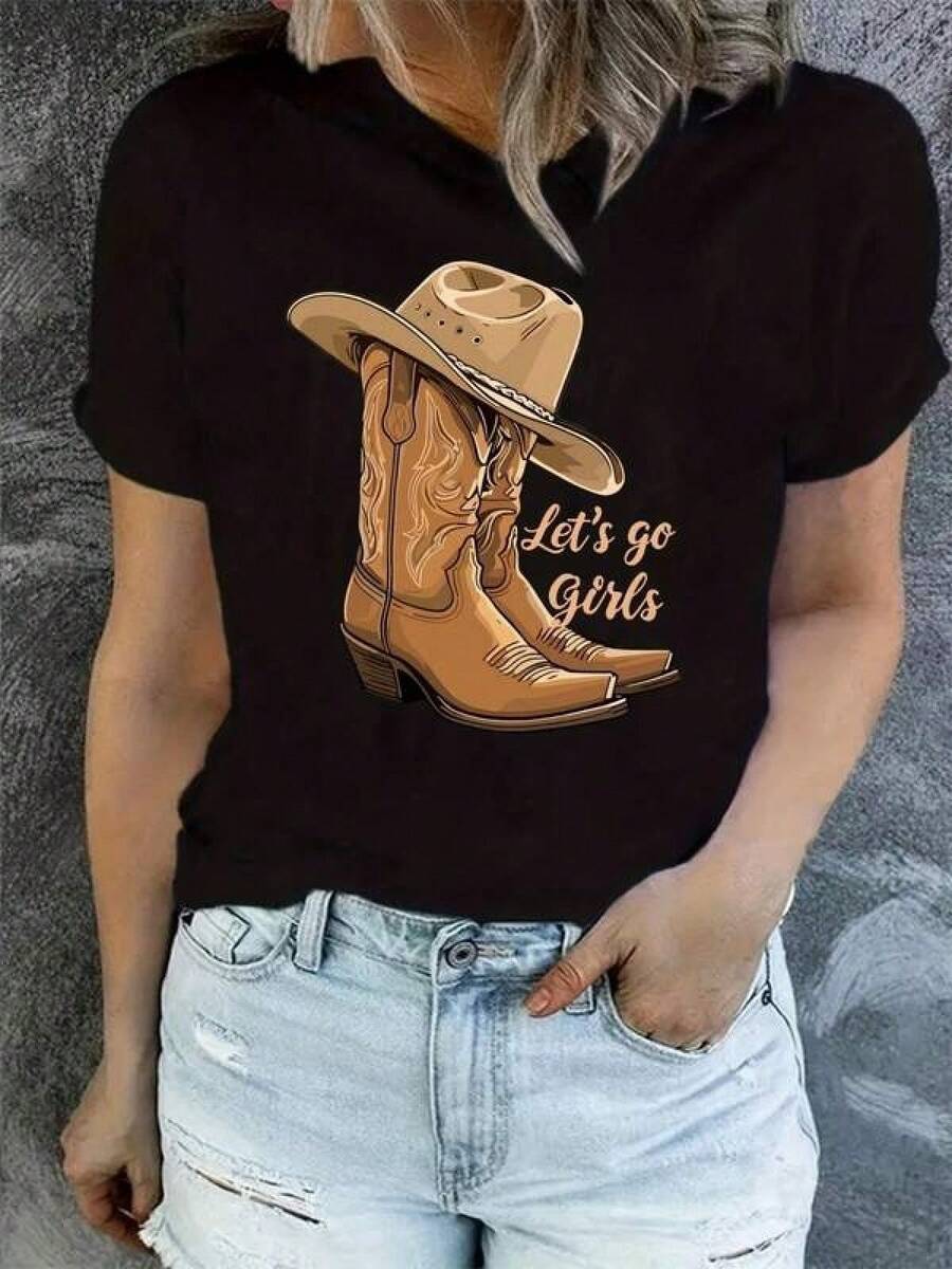 100% Algodón Premium 180g : Camiseta casual estampada de vaquera botas y sombrero para mujer, estilo western country ideal para festivales y eventos informales, disponible en negro, con detalles en beige. Tejido de alta calidad y comodidad asegurada. Perfecta para mostrar tu espíritu aventurero y audaz en cualquier ocasión. Tallas: S, M, L, XL. Estilo tienda de moda y .. Ropa de Moda Casual Suave y Transpirable para Diario - Negro - Ver 1