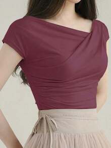 Camiseta de manga corta ajustada con cuello asimétrico y fruncido, de unicolor, para salir, para mujer de verano - Burdeos - Ver 1