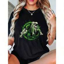 New Women's Short-Sleeved Summer T-Shirt With Astronaut And Dragon Print Design - A Casual And Comfortable Women's T-Shirt With Green And Black Prints, Suitable For All Seasons. | Space-Themed T-Shirt | Comfortable Fit - Unisex Short-Sleeved Crew Neck T-Shirt Made Of Pure Cotton, With A Retro Urban Style And Relaxed Fit - 黑色 - 查看 2