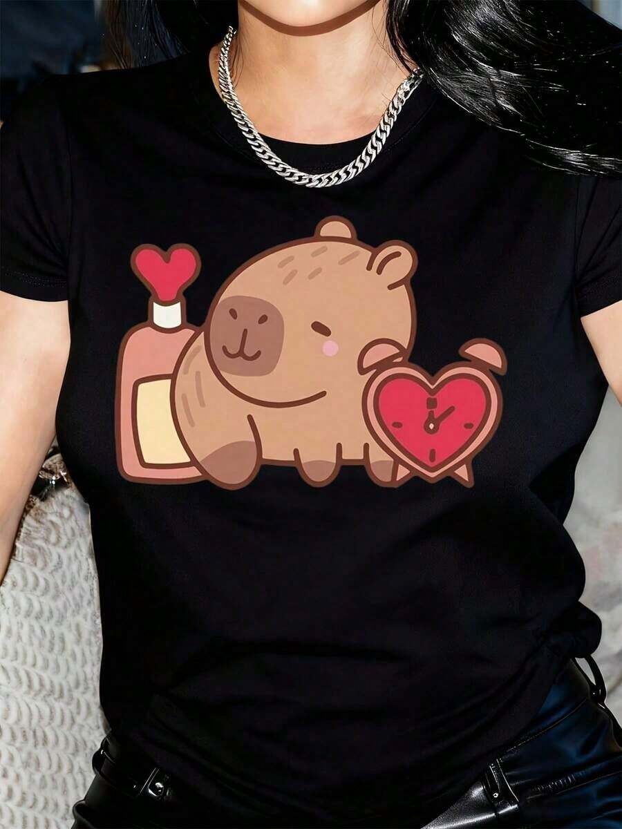 Camiseta de Mujer con Estampado Geométrico de Osos y Corazones de Dibujos Animados - Blusa Negra Semitransparente de Cuello Redondo y Manga Corta con Diseño de Corazones Rosados y Oso Marrón, Lavable a Máquina, Ropa Casual de Primavera Verano para Moda Diaria, Camiseta Gráfica Divertida, Fácil Cuidado - Estilo Urbano Vintage, Camiseta Unisex Holgada de Algodón de Manga Corta con Cuello Redondo. blusas.blusas casuales para dama.Impresión de osos cariñosos.Camiseta estampada Impresión de osos cariñosos. - Negro - Ver 1