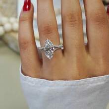 Nhẫn cưới nữ kiểu dáng tối giản cổ điển hình quả lê, đính đá Cubic Zirconia, mạ bạch kim. - Vàng trắng - Xem 4