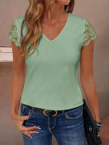 Camiseta de manga corta con parche de encaje en color liso, versátil y casual - verde menta - Ver 1