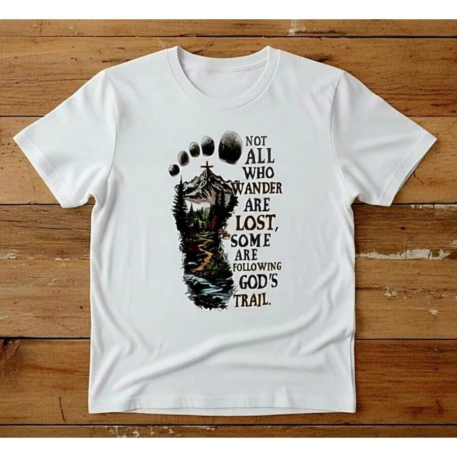 No Todos Quienes Caminan Están Perdidos Camiseta • Camiseta de Senderismo Cristiana • Camiseta con Huella del Sendero de Dios • Camiseta de Fe al Aire Libre • Camiseta de Montaña y Naturaleza - Blanco - Ver 1