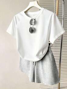 Conjunto casual diario de top de manga corta de cuello redondo de unicolor y shorts con cordón en la cintura para mujer - Gris Claro 3 - Ver 1