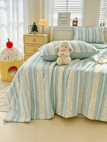 Bộ ga trải giường 4 món kiểu dáng dễ thương màu xanh nhạt và kem kẻ sọc ren hình trái tim (1 ga trải giường + 2 vỏ gối + 1 ga phủ, không kèm ruột chăn), bộ ga trải giường in hai mặt AB, chất liệu cotton jacquard mềm mại, thoáng khí, thích hợp cho phòng ngủ, phòng khách. - Trái tim của đại dương - Xem 7