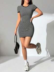 Vestido Ajustado De Rayas Para Mujeres - Blanco y Negro - Ver 6