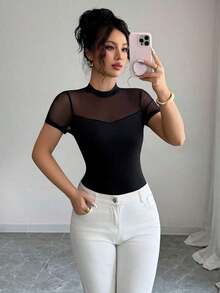Camiseta de mujer de manga corta con cuello redondo, color liso, efecto transparente y parches, versátil para el verano de 2025 - Negro - Ver 4