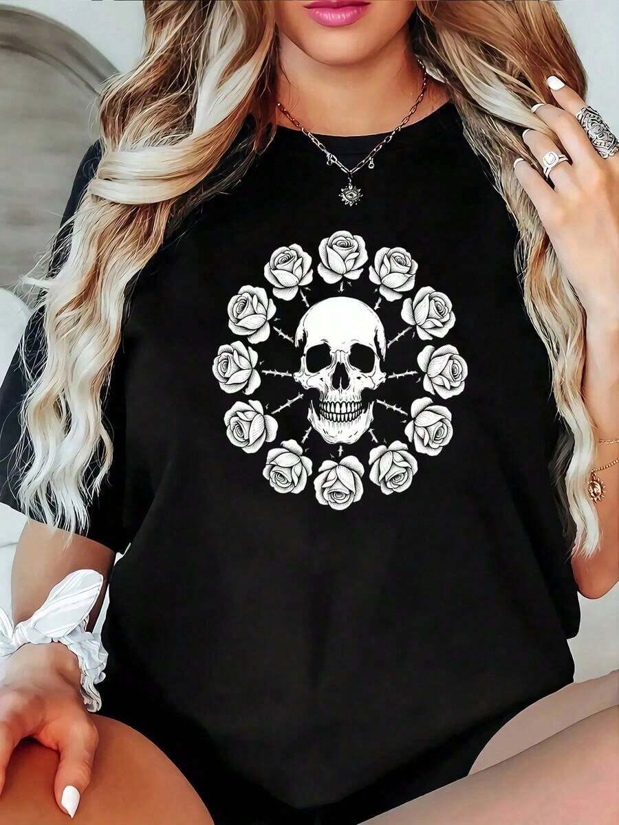 Under The RadarCamiseta de Talla Grande para Mujer con Estampado de Rosa Gótica y Calavera - Blusa de Manga Corta y Cuello Redondo en Color Granate Oscuro, Diseño de Rosa Blanca y Círculo de Huesos, Lavable a Máquina, Ropa Casual y Gótica para Usar Todo el Año (Granate)-Vintage Street Style Unisex Loose Cotton Short Sleeve Crew Neck T-Shirt - Negro - Ver 1