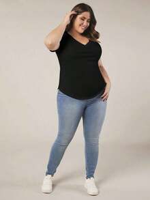 BASICS Camiseta casual versátil de manga corta y cuello en V de talla grande para mujer - Negro - Ver 4