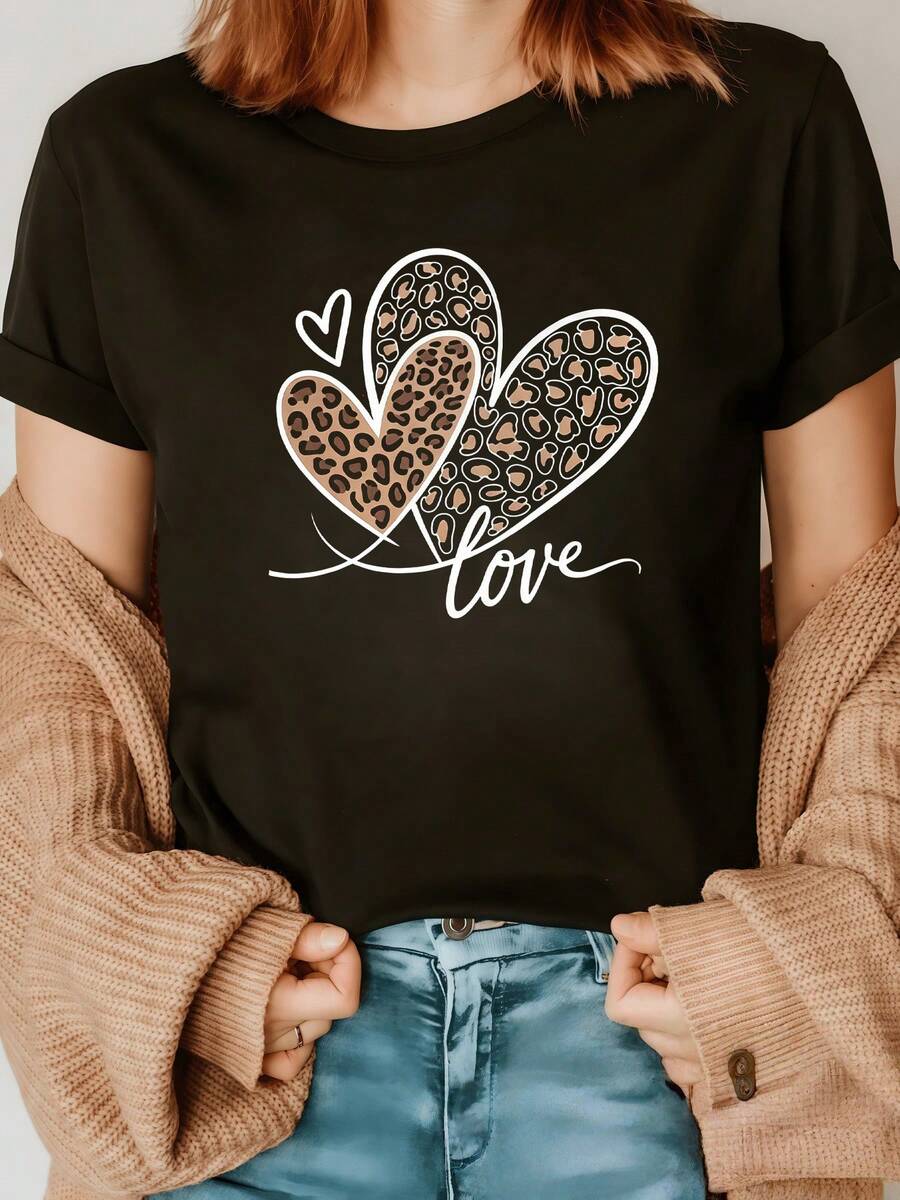 Dos corazones con estampado animal simbolizan pasión y libertad acompañados de una palabra que expresa ternura camiseta de mujer - Negro - Ver 1