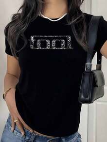 100% Cotton. Geometric Figures Intertwined With Contrasting Floral Patterns Convey Balance And Positive Energy. Women's 100% Cotton T-Shirt With A Modern Cut And Soft Texture. Women's Simple Solid Color T-Shirt, Loose And Slim Fit Casual Short Sleeve - 黑色 - 查看 1