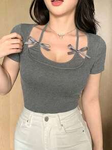 Camiseta de manga corta ajustada casual y sexy con decoración de lazo halter para mujer - Gris Claro - Ver 3