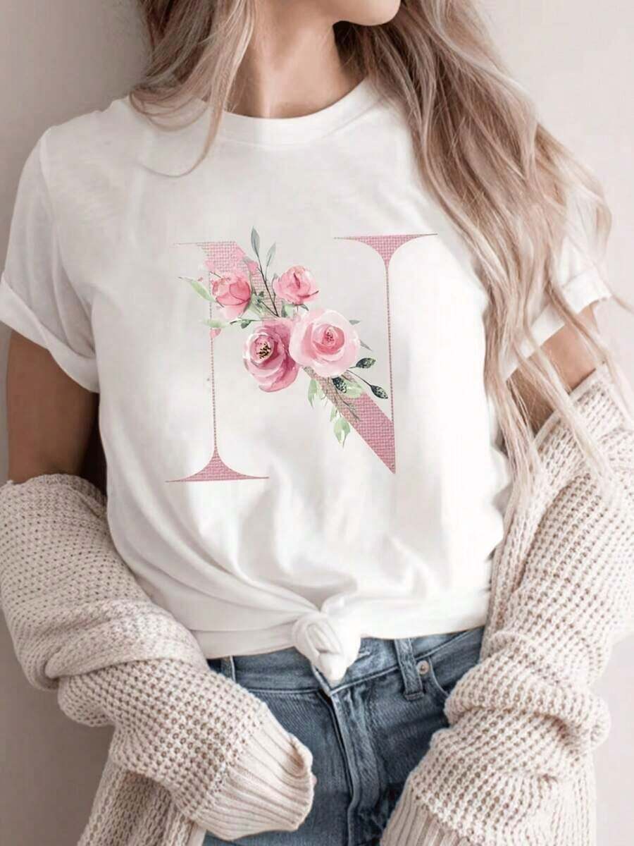 Short-Sleeved Top With A Round Neck And Rose Print Featuring The Letter N In Pink | Comfortable And Fashionable Women's Clothing, Soft And Breathable, Machine Washable, Ideal For Casual Everyday Wear. Women's Blouses > Clothing - 白色 - 查看 1