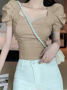 Blusa de unicolor con cuello de corazón y mangas abullonadas, blusas de manga corta, tops de verano lindos para mujer - Caqui - Ver 1