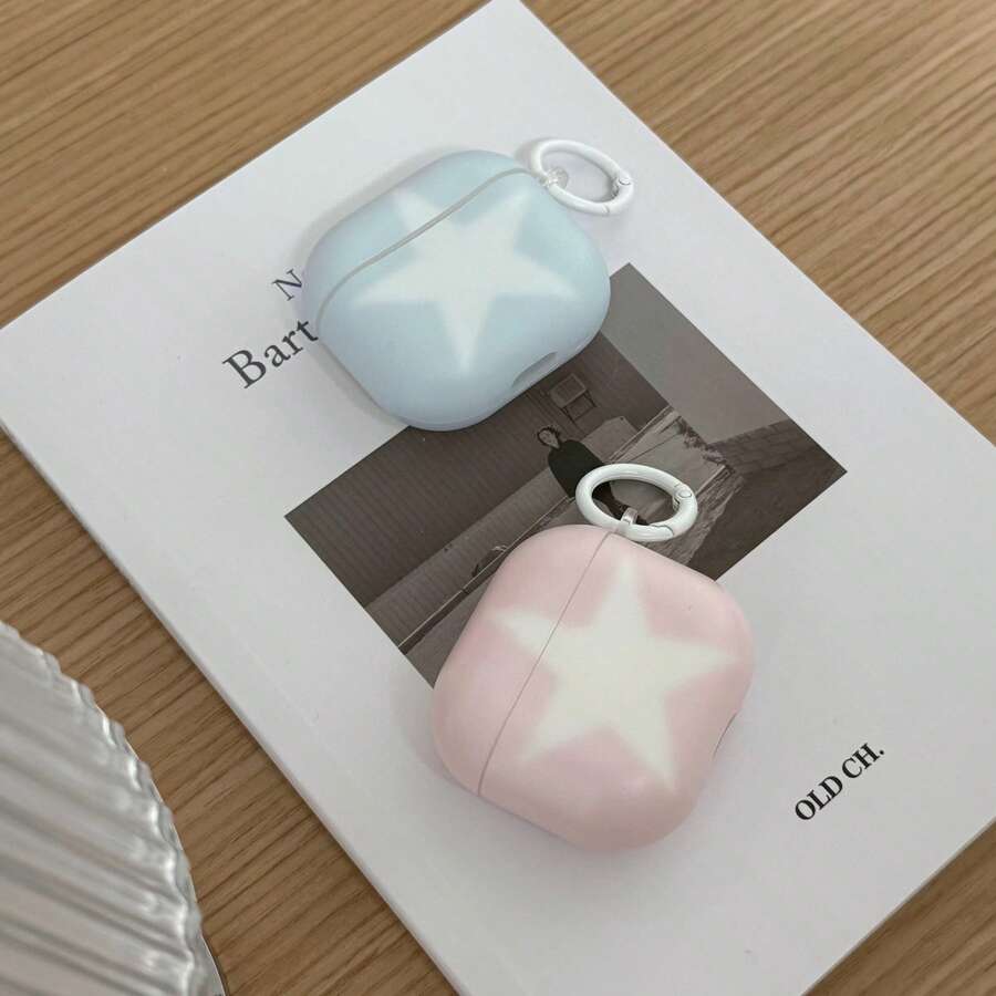 Ốp tai nghe màu hồng nhạt và xanh dương mờ tinh tế với họa tiết ngôi sao + móc treo, phù hợp với thế hệ thứ 4, vỏ tai nghe dễ thương tương thích với 2/3/Pro 2/3, ốp bảo vệ kiểu Hàn Quốc. - Nhiều màu - Xem 1