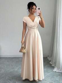 Vestido elegante y romántico para mujeres con cuello en V, mangas cortas y cintura ceñida - Champán - Ver 7